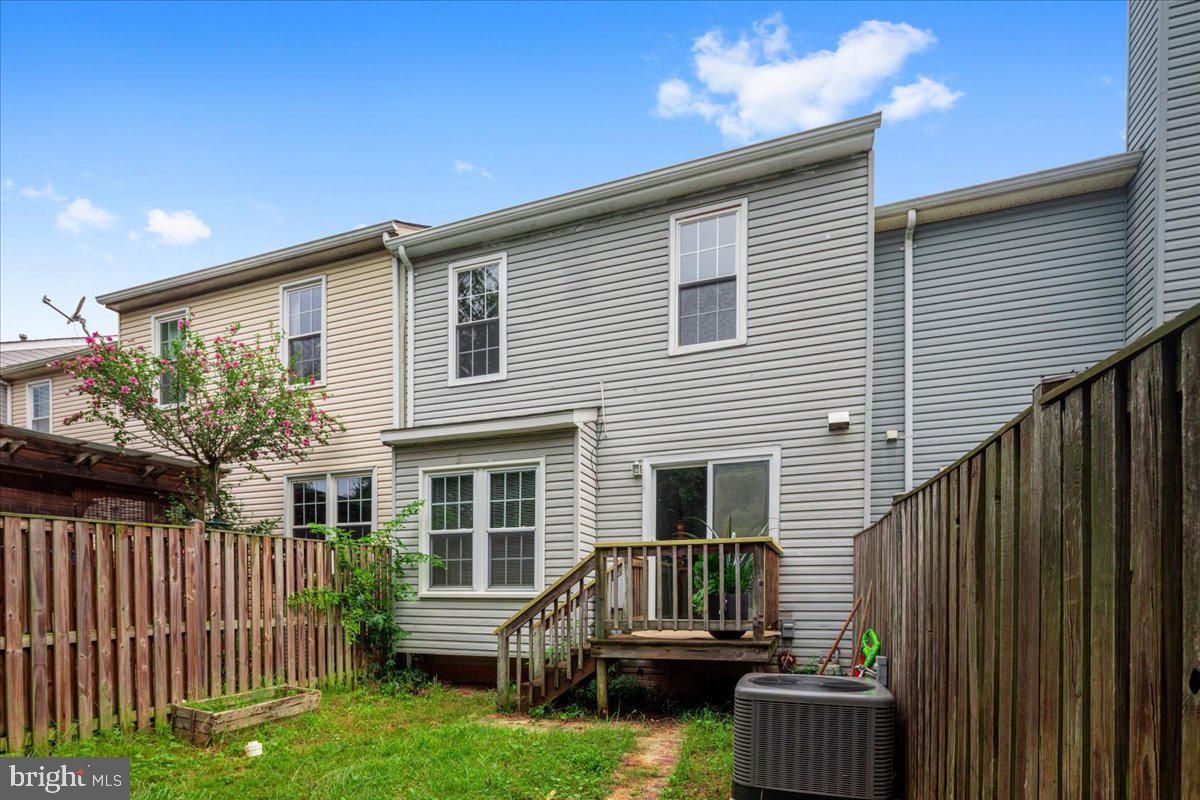 717 ARBOR CT, WARRENTON, Virginia 20186, 3 Bedrooms Bedrooms, ,3 BathroomsBathrooms,Residential,For sale,717 ARBOR CT,VAFQ2017222 MLS # VAFQ2017222