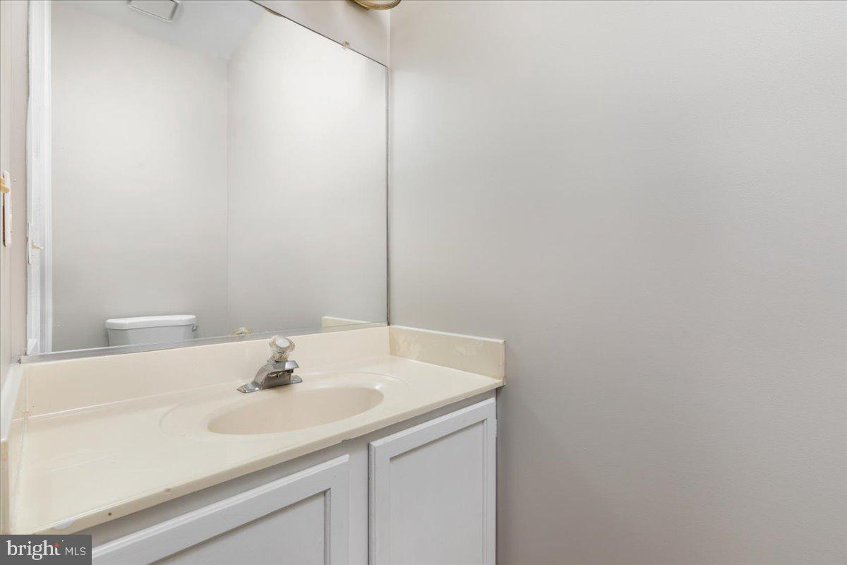 717 ARBOR CT, WARRENTON, Virginia 20186, 3 Bedrooms Bedrooms, ,3 BathroomsBathrooms,Residential,For sale,717 ARBOR CT,VAFQ2017222 MLS # VAFQ2017222