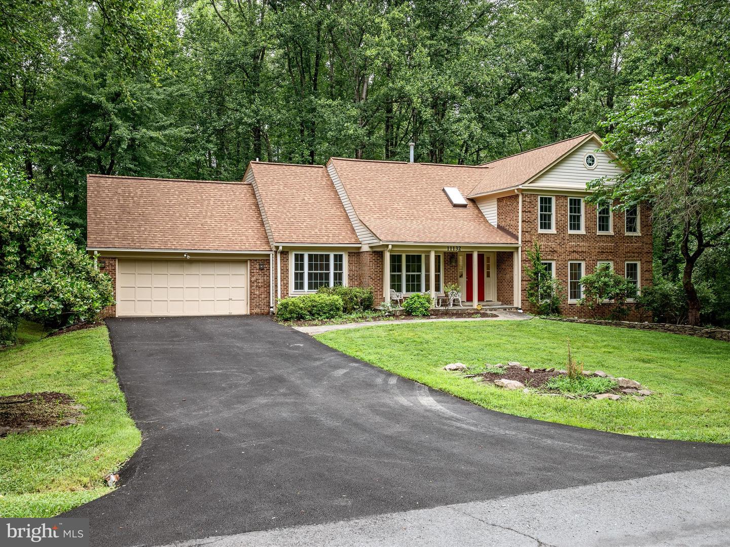 11132 FLORA LEE DR, FAIRFAX STATION, Virginia 22039, 5 Bedrooms Bedrooms, ,4 BathroomsBathrooms,Residential,For sale,11132 FLORA LEE DR,VAFX2251842 MLS # VAFX2251842