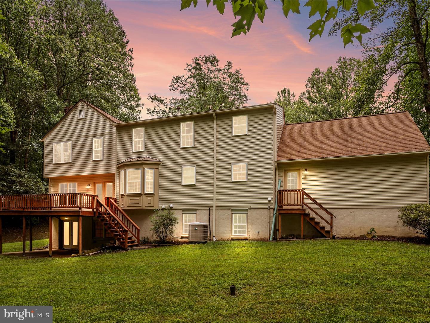 11132 FLORA LEE DR, FAIRFAX STATION, Virginia 22039, 5 Bedrooms Bedrooms, ,4 BathroomsBathrooms,Residential,For sale,11132 FLORA LEE DR,VAFX2251842 MLS # VAFX2251842