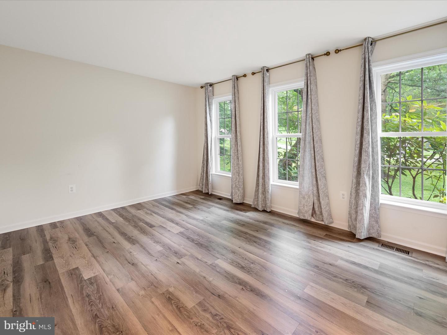 11132 FLORA LEE DR, FAIRFAX STATION, Virginia 22039, 5 Bedrooms Bedrooms, ,4 BathroomsBathrooms,Residential,For sale,11132 FLORA LEE DR,VAFX2251842 MLS # VAFX2251842