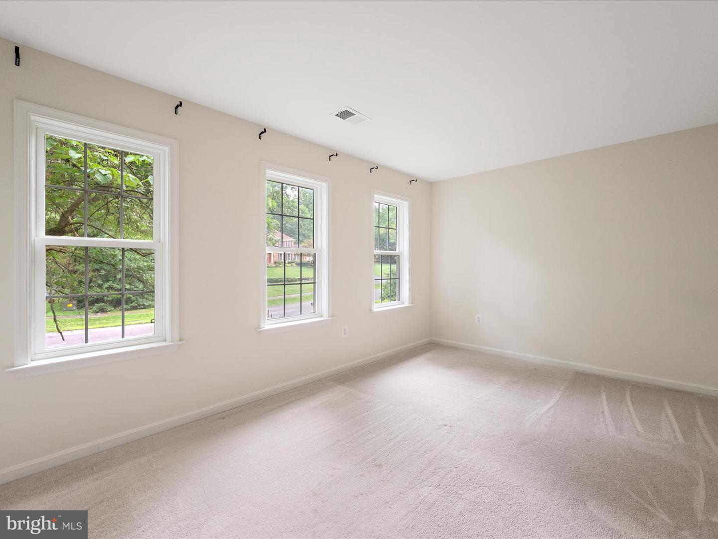 11132 FLORA LEE DR, FAIRFAX STATION, Virginia 22039, 5 Bedrooms Bedrooms, ,4 BathroomsBathrooms,Residential,For sale,11132 FLORA LEE DR,VAFX2251842 MLS # VAFX2251842