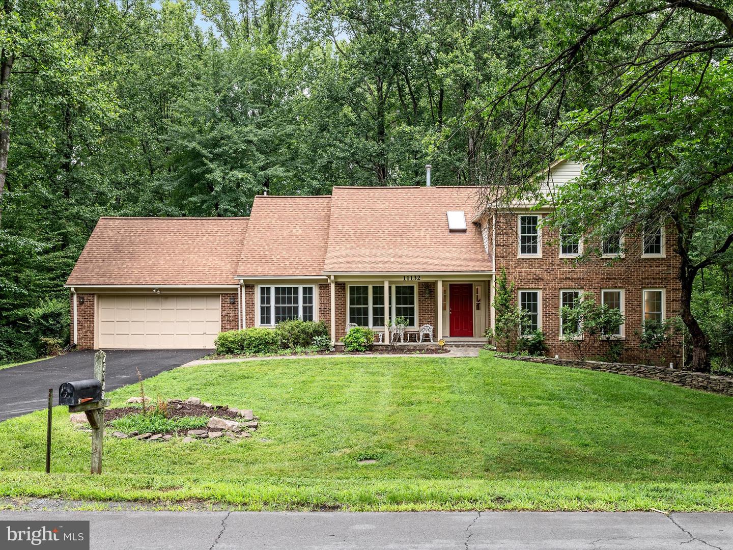 11132 FLORA LEE DR, FAIRFAX STATION, Virginia 22039, 5 Bedrooms Bedrooms, ,4 BathroomsBathrooms,Residential,For sale,11132 FLORA LEE DR,VAFX2251842 MLS # VAFX2251842