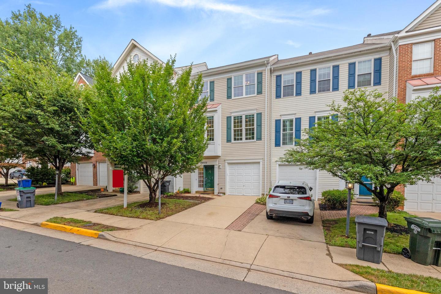 20552 BANBURY SQ, STERLING, Virginia 20165, 3 Bedrooms Bedrooms, ,2 BathroomsBathrooms,Residential,For sale,20552 BANBURY SQ,VALO2100758 MLS # VALO2100758