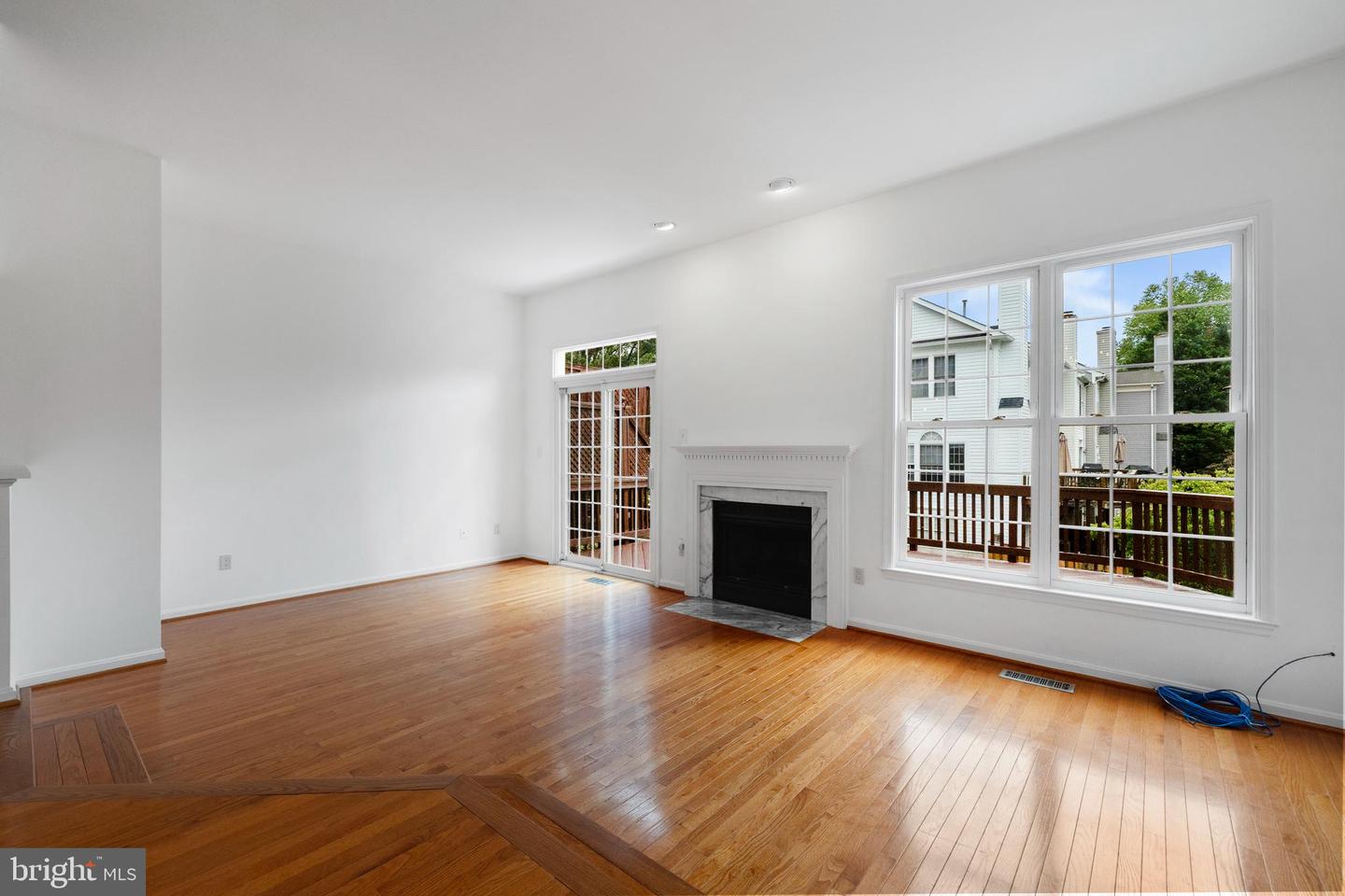 20552 BANBURY SQ, STERLING, Virginia 20165, 3 Bedrooms Bedrooms, ,2 BathroomsBathrooms,Residential,For sale,20552 BANBURY SQ,VALO2100758 MLS # VALO2100758