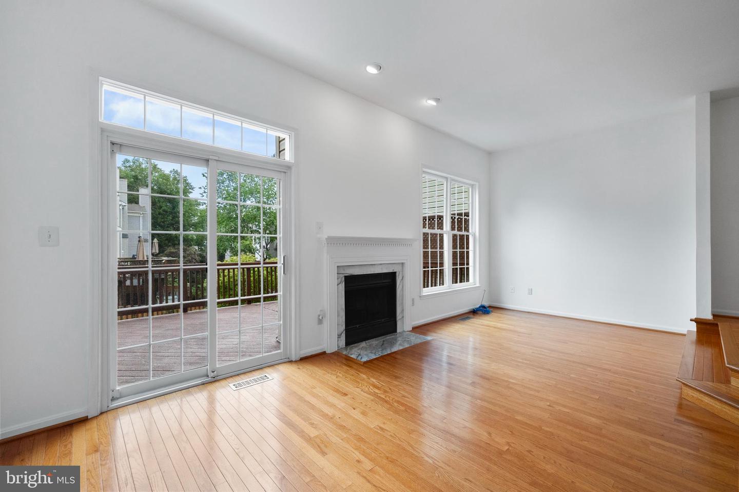 20552 BANBURY SQ, STERLING, Virginia 20165, 3 Bedrooms Bedrooms, ,2 BathroomsBathrooms,Residential,For sale,20552 BANBURY SQ,VALO2100758 MLS # VALO2100758