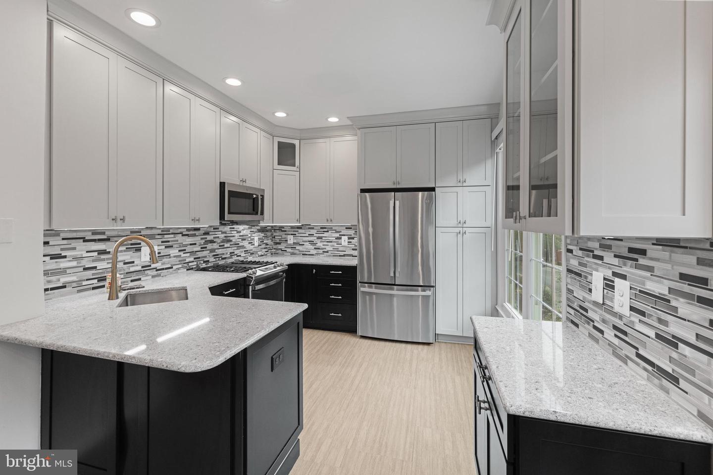 20552 BANBURY SQ, STERLING, Virginia 20165, 3 Bedrooms Bedrooms, ,2 BathroomsBathrooms,Residential,For sale,20552 BANBURY SQ,VALO2100758 MLS # VALO2100758