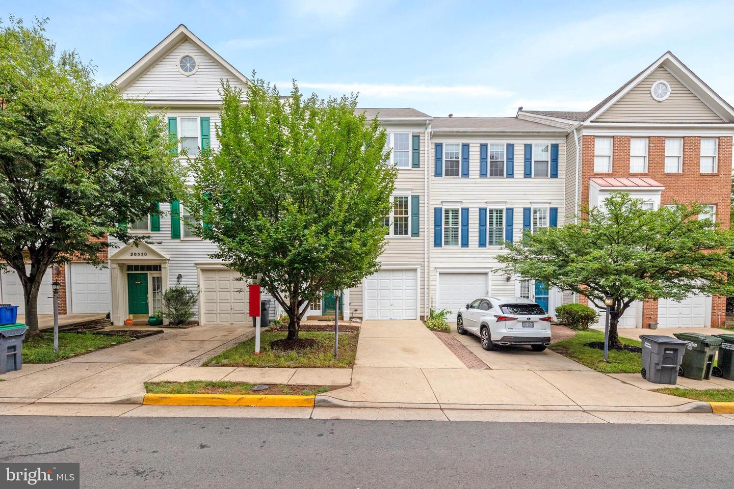 20552 BANBURY SQ, STERLING, Virginia 20165, 3 Bedrooms Bedrooms, ,2 BathroomsBathrooms,Residential,For sale,20552 BANBURY SQ,VALO2100758 MLS # VALO2100758
