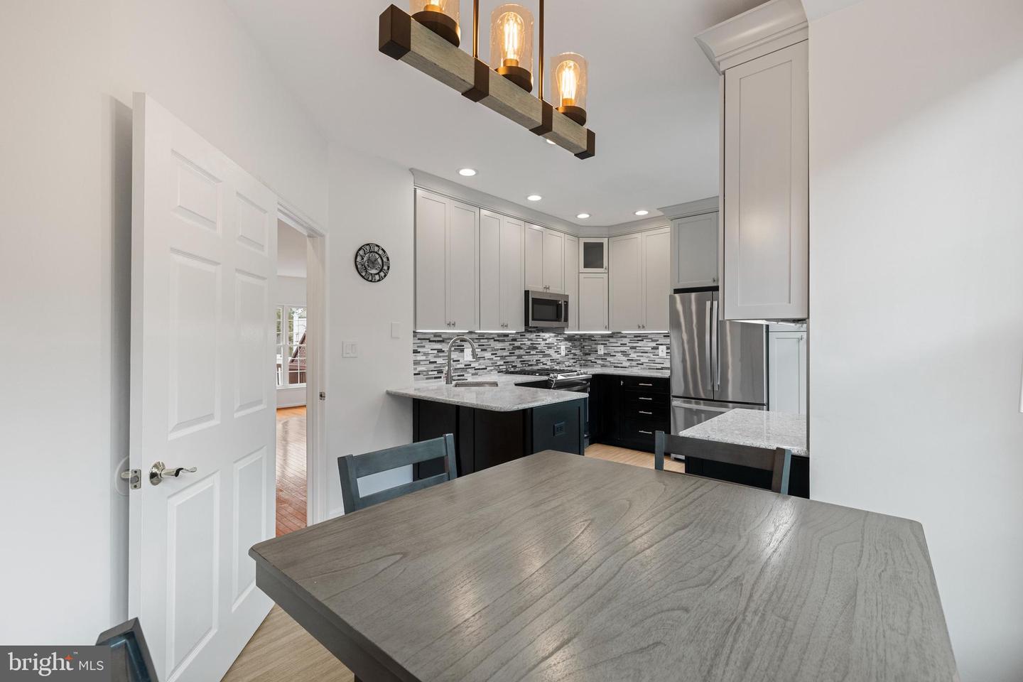 20552 BANBURY SQ, STERLING, Virginia 20165, 3 Bedrooms Bedrooms, ,2 BathroomsBathrooms,Residential,For sale,20552 BANBURY SQ,VALO2100758 MLS # VALO2100758