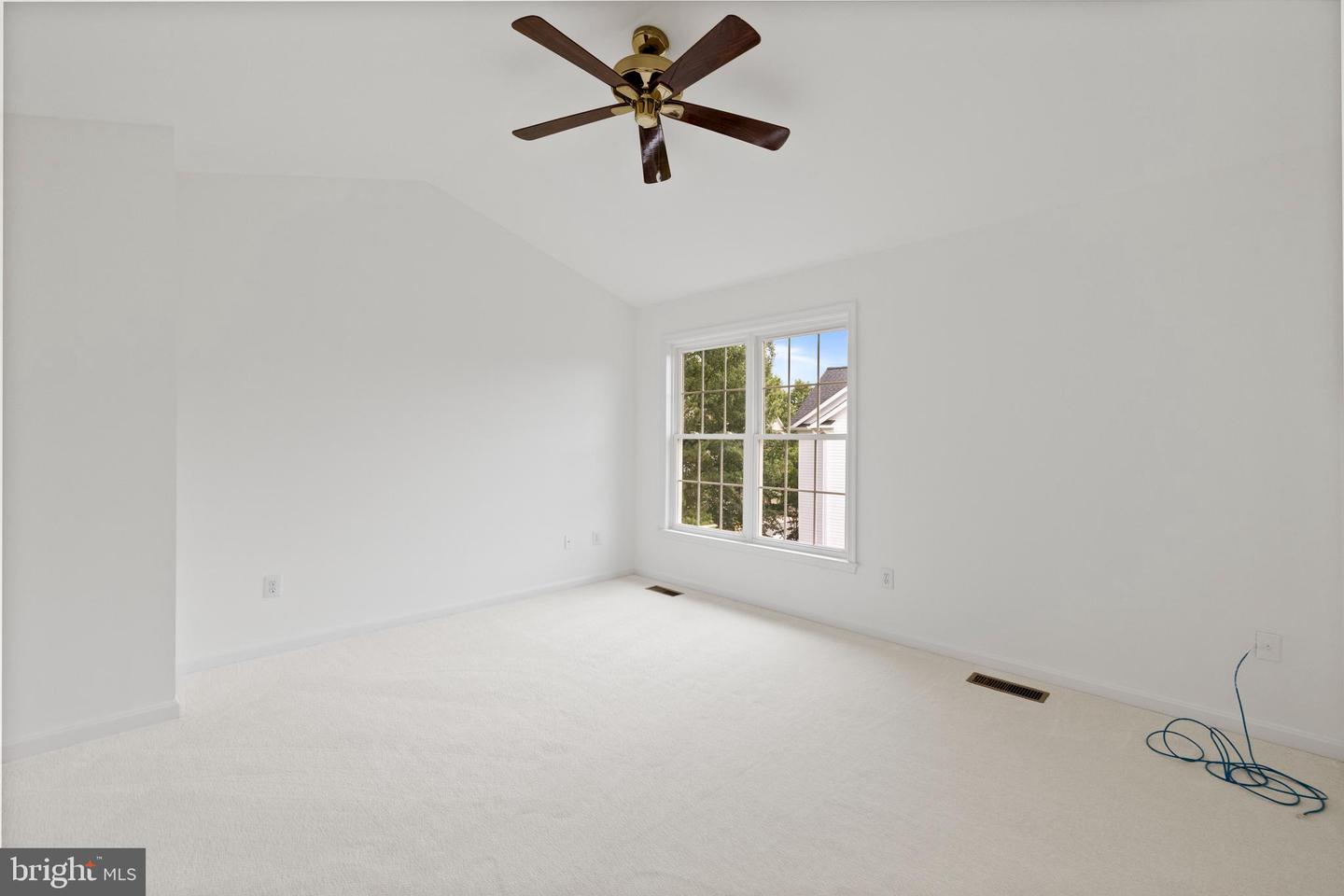 20552 BANBURY SQ, STERLING, Virginia 20165, 3 Bedrooms Bedrooms, ,2 BathroomsBathrooms,Residential,For sale,20552 BANBURY SQ,VALO2100758 MLS # VALO2100758