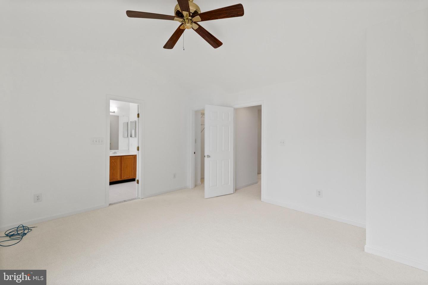 20552 BANBURY SQ, STERLING, Virginia 20165, 3 Bedrooms Bedrooms, ,2 BathroomsBathrooms,Residential,For sale,20552 BANBURY SQ,VALO2100758 MLS # VALO2100758