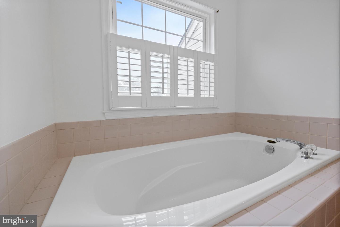 20552 BANBURY SQ, STERLING, Virginia 20165, 3 Bedrooms Bedrooms, ,2 BathroomsBathrooms,Residential,For sale,20552 BANBURY SQ,VALO2100758 MLS # VALO2100758