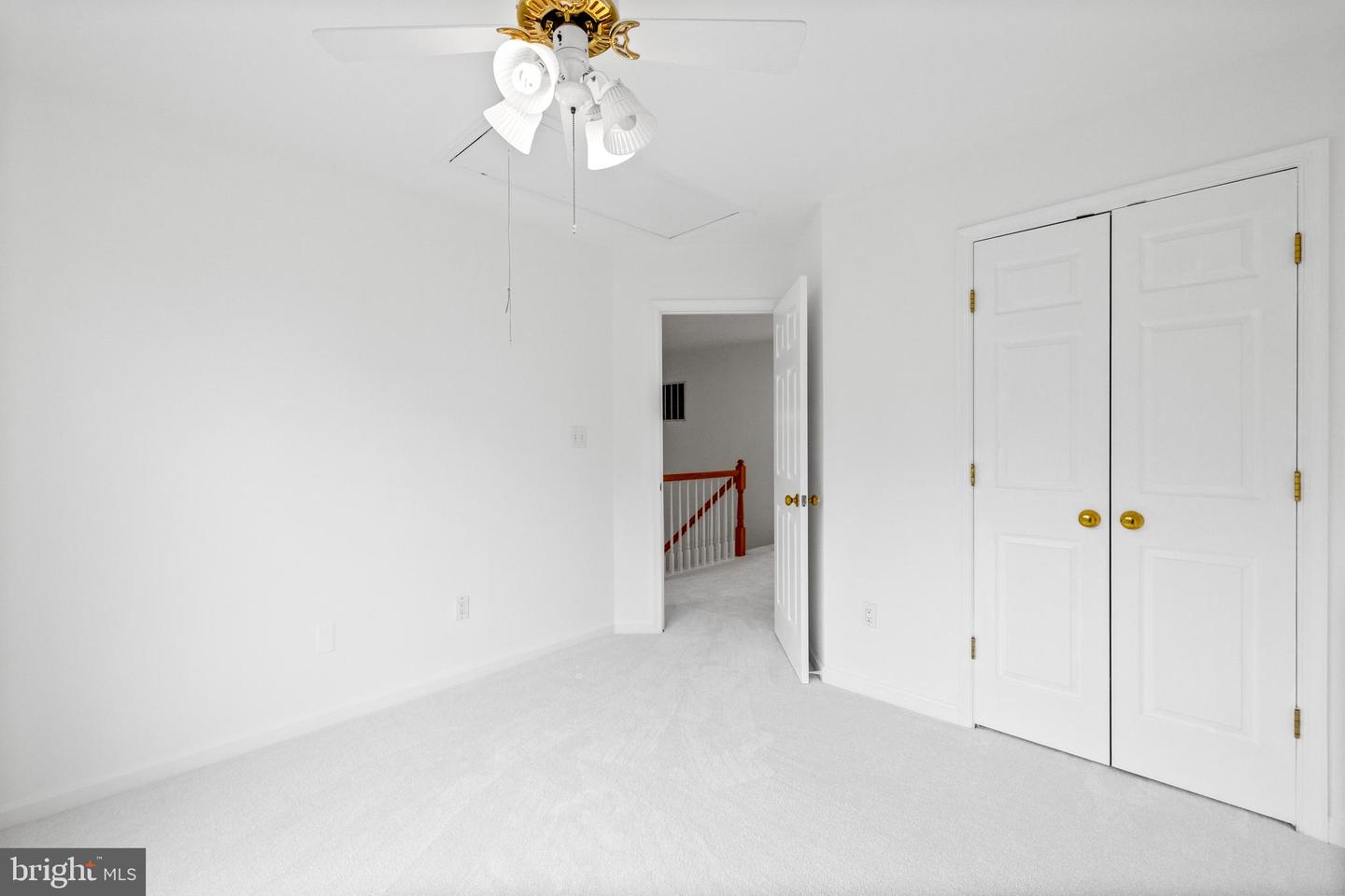 20552 BANBURY SQ, STERLING, Virginia 20165, 3 Bedrooms Bedrooms, ,2 BathroomsBathrooms,Residential,For sale,20552 BANBURY SQ,VALO2100758 MLS # VALO2100758