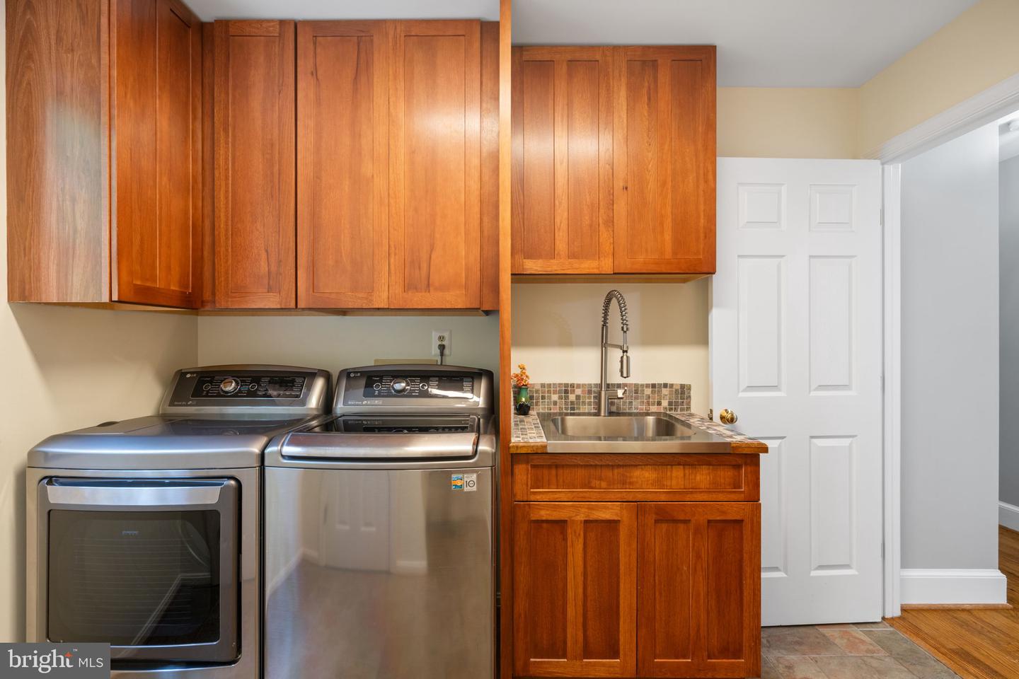 6860 LODGEPOLE CT, MANASSAS, Virginia 20111, 5 Bedrooms Bedrooms, ,5 BathroomsBathrooms,Residential,For sale,6860 LODGEPOLE CT,VAPW2098196 MLS # VAPW2098196