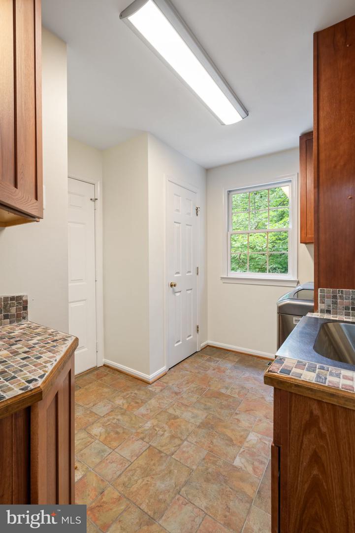 6860 LODGEPOLE CT, MANASSAS, Virginia 20111, 5 Bedrooms Bedrooms, ,5 BathroomsBathrooms,Residential,For sale,6860 LODGEPOLE CT,VAPW2098196 MLS # VAPW2098196