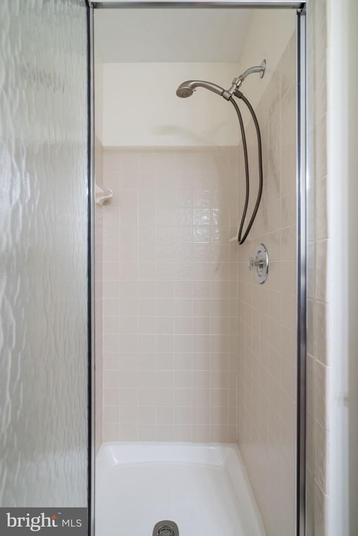 6860 LODGEPOLE CT, MANASSAS, Virginia 20111, 5 Bedrooms Bedrooms, ,5 BathroomsBathrooms,Residential,For sale,6860 LODGEPOLE CT,VAPW2098196 MLS # VAPW2098196