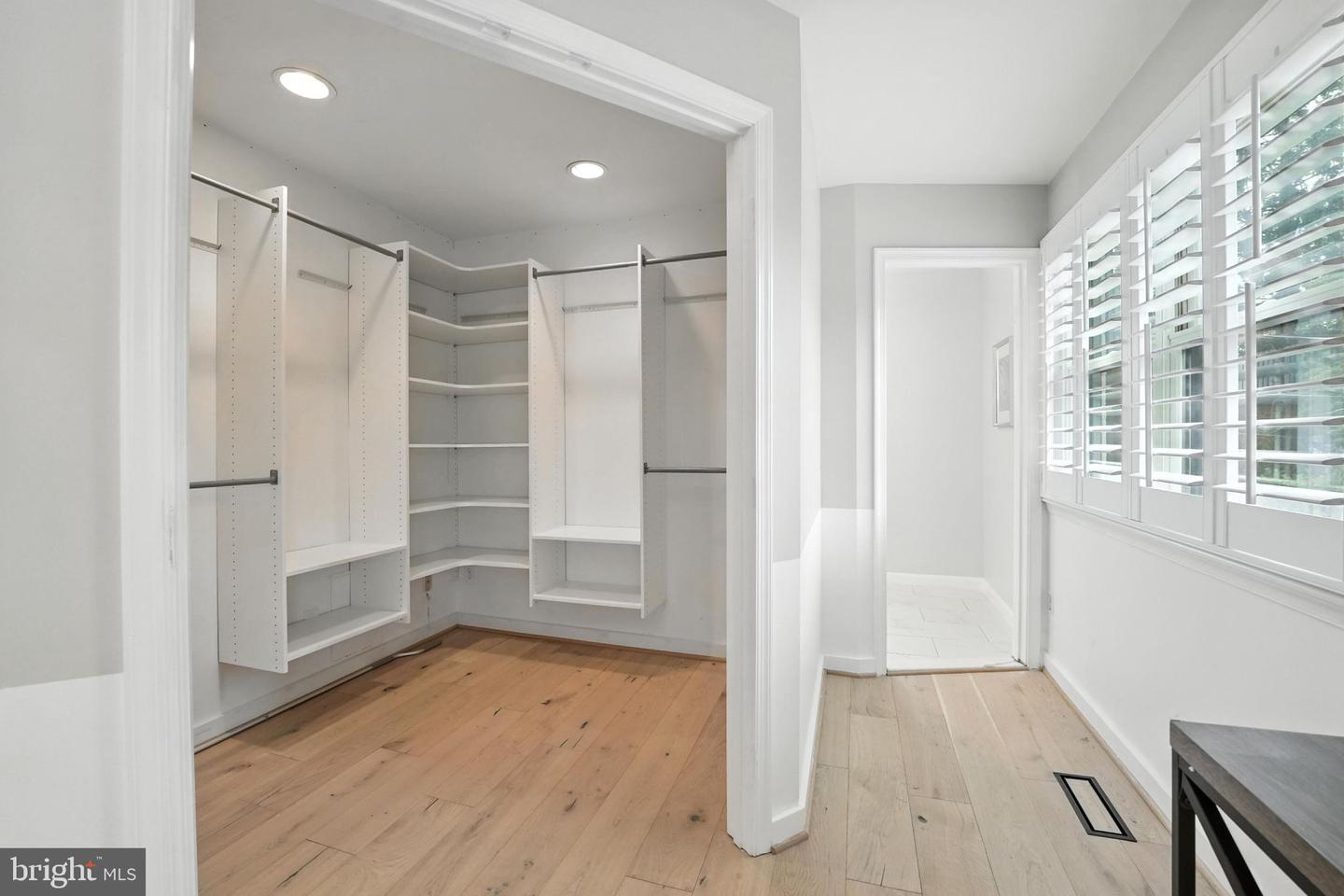 7000 SOUTHRIDGE DR, MCLEAN, Virginia 22101, 4 Bedrooms Bedrooms, ,3 BathroomsBathrooms,Residential,For sale,7000 SOUTHRIDGE DR,VAFX2252688 MLS # VAFX2252688