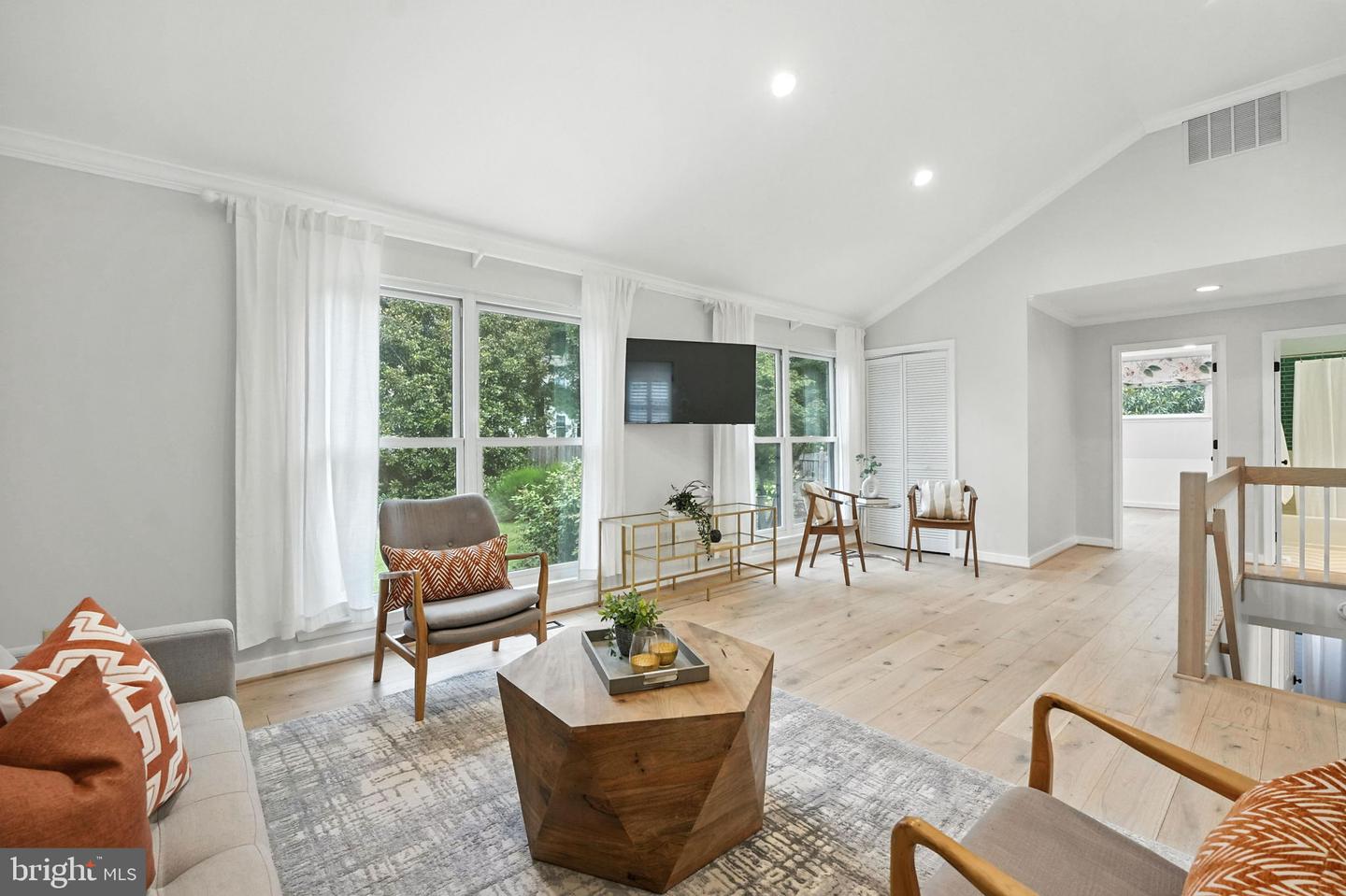7000 SOUTHRIDGE DR, MCLEAN, Virginia 22101, 4 Bedrooms Bedrooms, ,3 BathroomsBathrooms,Residential,For sale,7000 SOUTHRIDGE DR,VAFX2252688 MLS # VAFX2252688