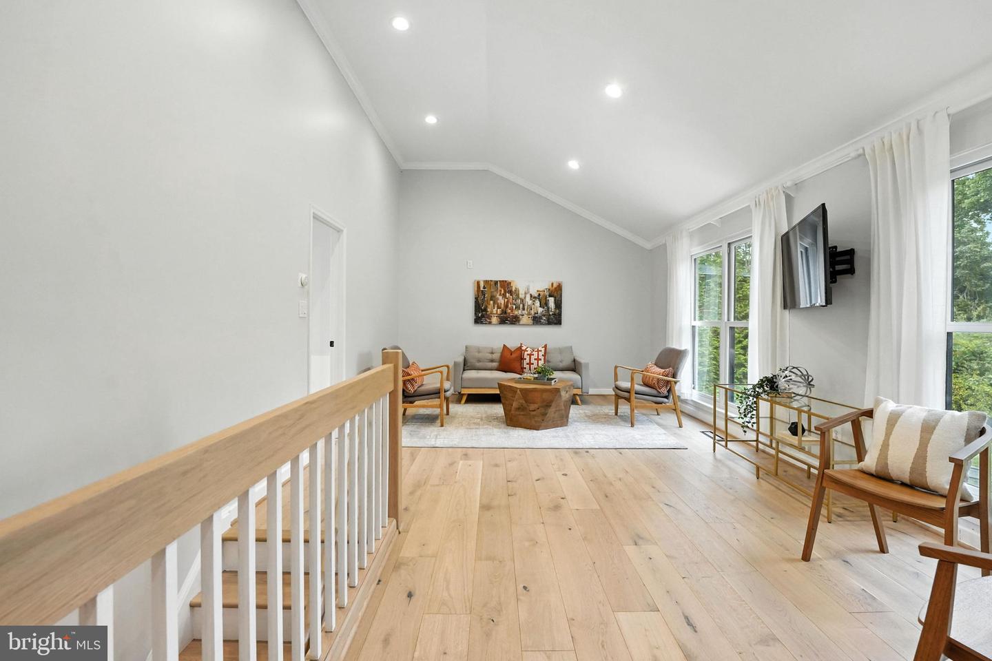 7000 SOUTHRIDGE DR, MCLEAN, Virginia 22101, 4 Bedrooms Bedrooms, ,3 BathroomsBathrooms,Residential,For sale,7000 SOUTHRIDGE DR,VAFX2252688 MLS # VAFX2252688