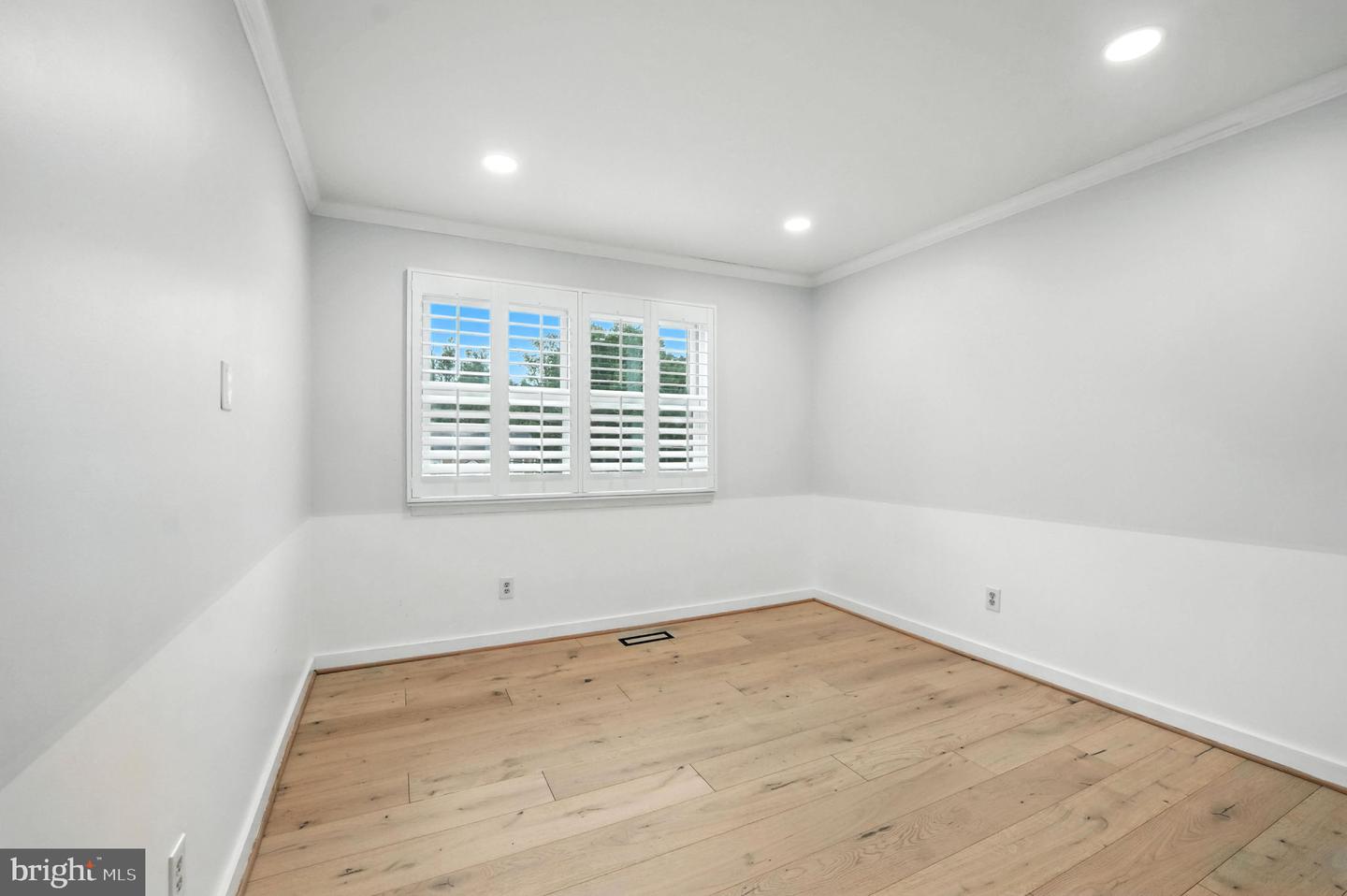 7000 SOUTHRIDGE DR, MCLEAN, Virginia 22101, 4 Bedrooms Bedrooms, ,3 BathroomsBathrooms,Residential,For sale,7000 SOUTHRIDGE DR,VAFX2252688 MLS # VAFX2252688