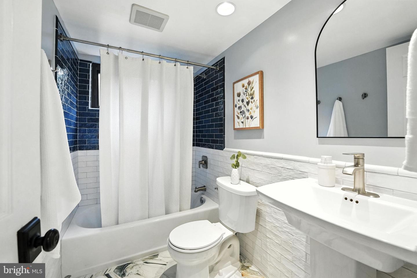 7000 SOUTHRIDGE DR, MCLEAN, Virginia 22101, 4 Bedrooms Bedrooms, ,3 BathroomsBathrooms,Residential,For sale,7000 SOUTHRIDGE DR,VAFX2252688 MLS # VAFX2252688