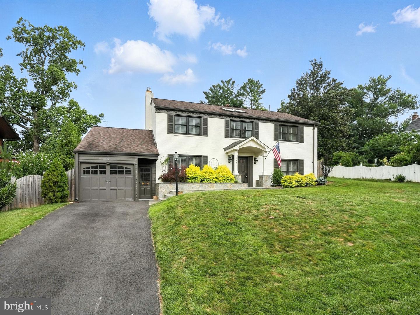 7000 SOUTHRIDGE DR, MCLEAN, Virginia 22101, 4 Bedrooms Bedrooms, ,3 BathroomsBathrooms,Residential,For sale,7000 SOUTHRIDGE DR,VAFX2252688 MLS # VAFX2252688