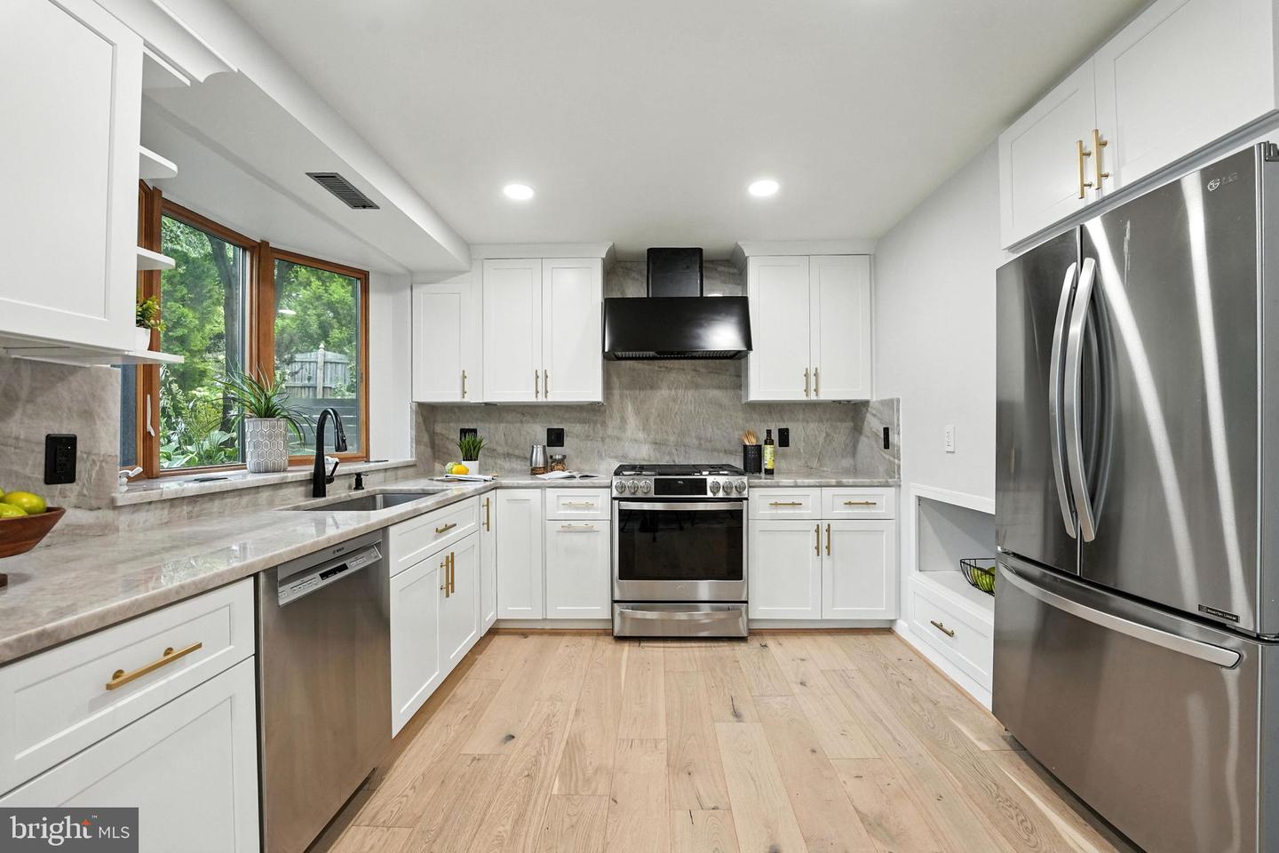 7000 SOUTHRIDGE DR, MCLEAN, Virginia 22101, 4 Bedrooms Bedrooms, ,3 BathroomsBathrooms,Residential,For sale,7000 SOUTHRIDGE DR,VAFX2252688 MLS # VAFX2252688