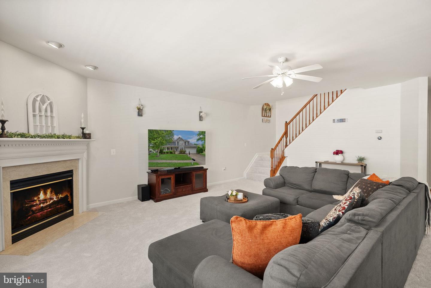 8402 SPARKLING WATER CT, GAINESVILLE, Virginia 20155, 5 Bedrooms Bedrooms, ,3 BathroomsBathrooms,Residential,For sale,8402 SPARKLING WATER CT,VAPW2098372 MLS # VAPW2098372