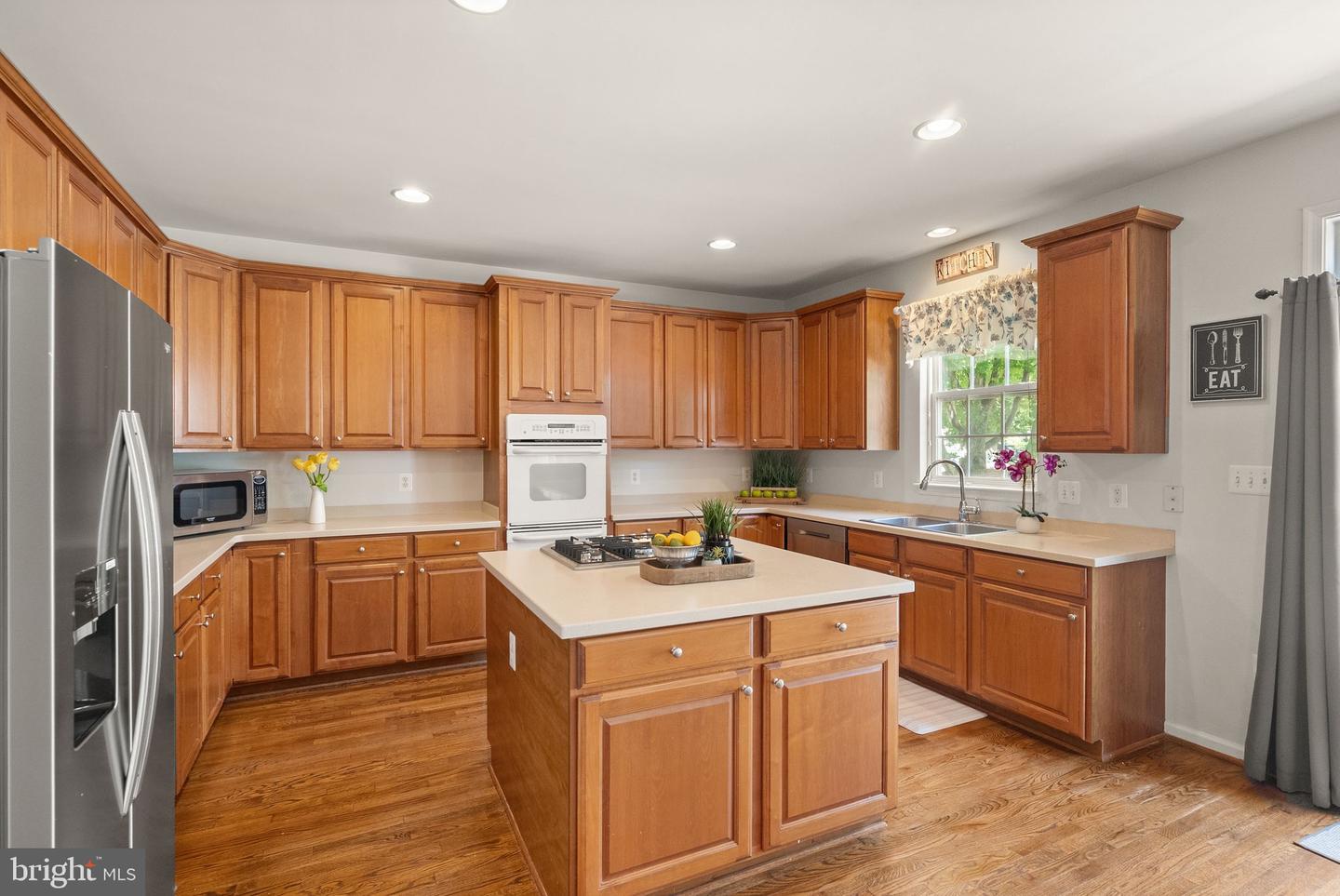 8402 SPARKLING WATER CT, GAINESVILLE, Virginia 20155, 5 Bedrooms Bedrooms, ,3 BathroomsBathrooms,Residential,For sale,8402 SPARKLING WATER CT,VAPW2098372 MLS # VAPW2098372