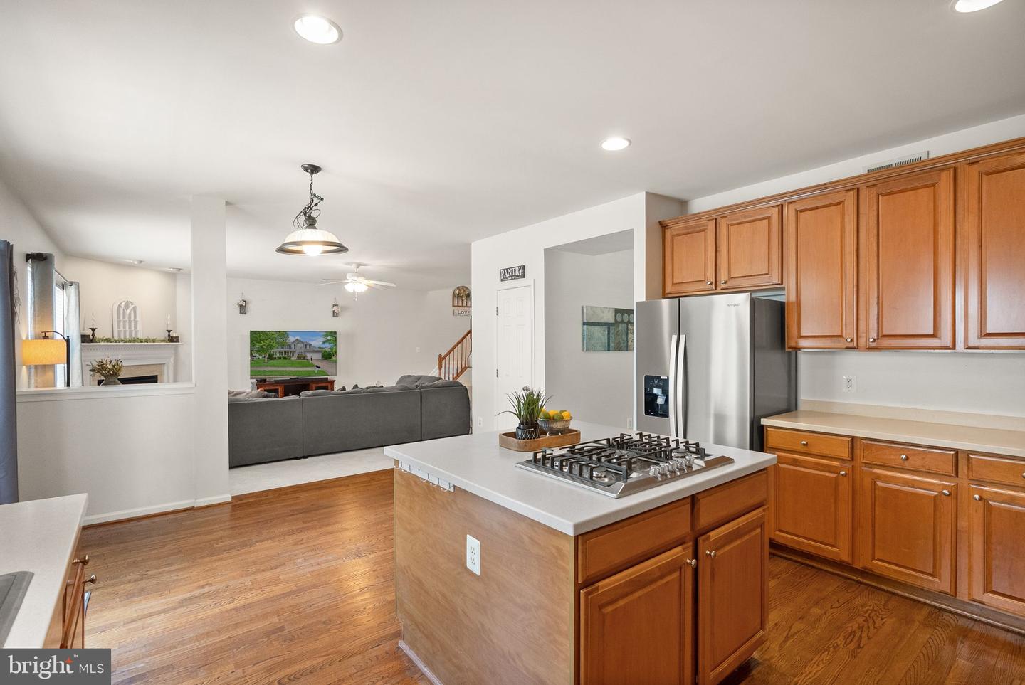 8402 SPARKLING WATER CT, GAINESVILLE, Virginia 20155, 5 Bedrooms Bedrooms, ,3 BathroomsBathrooms,Residential,For sale,8402 SPARKLING WATER CT,VAPW2098372 MLS # VAPW2098372