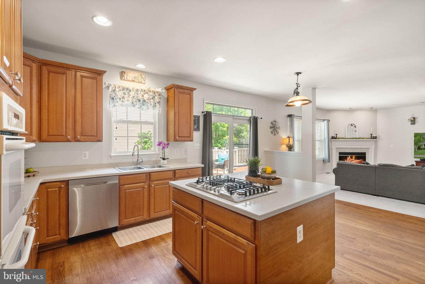 8402 SPARKLING WATER CT, GAINESVILLE, Virginia 20155, 5 Bedrooms Bedrooms, ,3 BathroomsBathrooms,Residential,For sale,8402 SPARKLING WATER CT,VAPW2098372 MLS # VAPW2098372