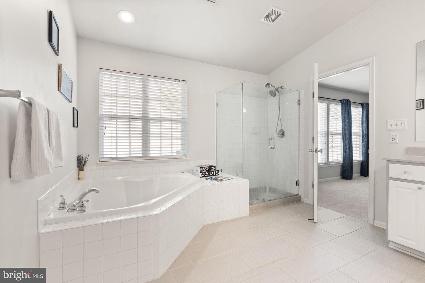 8402 SPARKLING WATER CT, GAINESVILLE, Virginia 20155, 5 Bedrooms Bedrooms, ,3 BathroomsBathrooms,Residential,For sale,8402 SPARKLING WATER CT,VAPW2098372 MLS # VAPW2098372