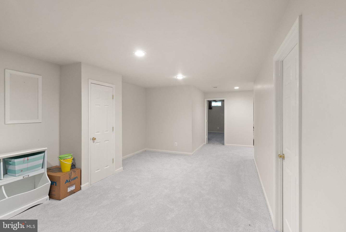 8402 SPARKLING WATER CT, GAINESVILLE, Virginia 20155, 5 Bedrooms Bedrooms, ,3 BathroomsBathrooms,Residential,For sale,8402 SPARKLING WATER CT,VAPW2098372 MLS # VAPW2098372
