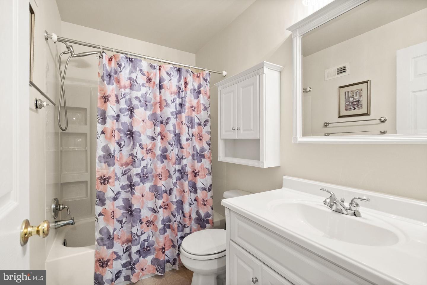 8402 SPARKLING WATER CT, GAINESVILLE, Virginia 20155, 5 Bedrooms Bedrooms, ,3 BathroomsBathrooms,Residential,For sale,8402 SPARKLING WATER CT,VAPW2098372 MLS # VAPW2098372