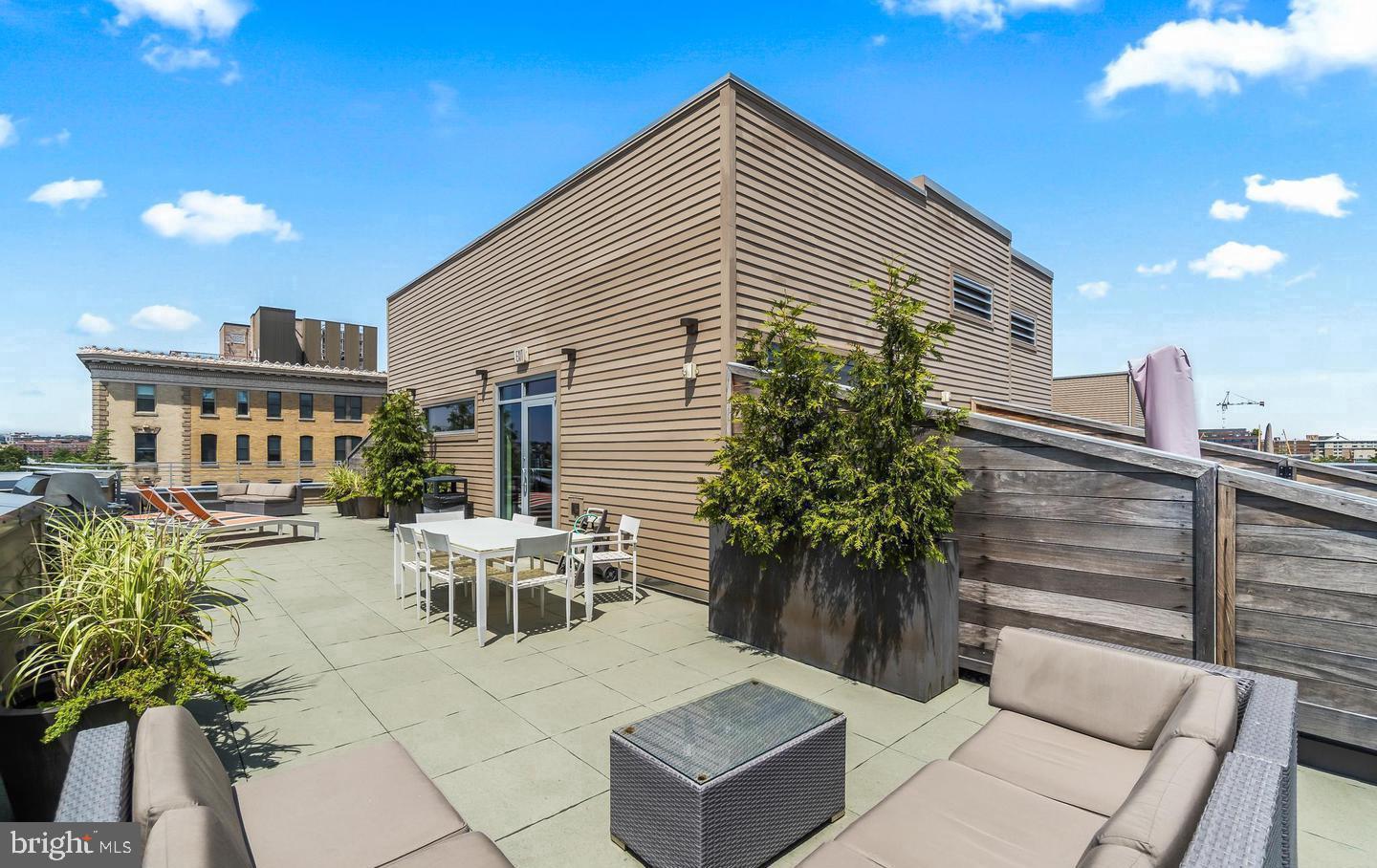 1311 13TH ST NW #105, WASHINGTON, District Of Columbia 20005, 2 Bedrooms Bedrooms, ,2 BathroomsBathrooms,Residential,For sale,1311 13TH ST NW #105,DCDC2208432 MLS # DCDC2208432