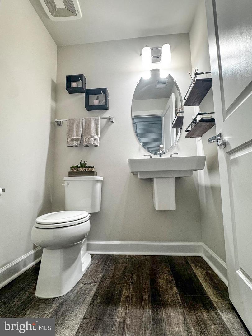 1602 ROCKY SHALE TER SE, LEESBURG, Virginia 20175, 3 Bedrooms Bedrooms, ,3 BathroomsBathrooms,Residential,For sale,1602 ROCKY SHALE TER SE,VALO2100962 MLS # VALO2100962