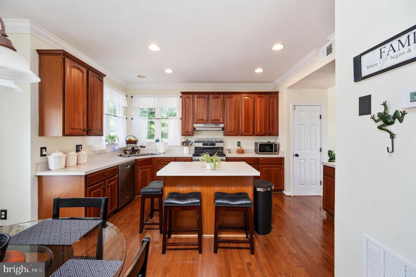 9860 AIREDALE CT, BRISTOW, Virginia 20136, 5 Bedrooms Bedrooms, ,3 BathroomsBathrooms,Residential,For sale,9860 AIREDALE CT,VAPW2098402 MLS # VAPW2098402
