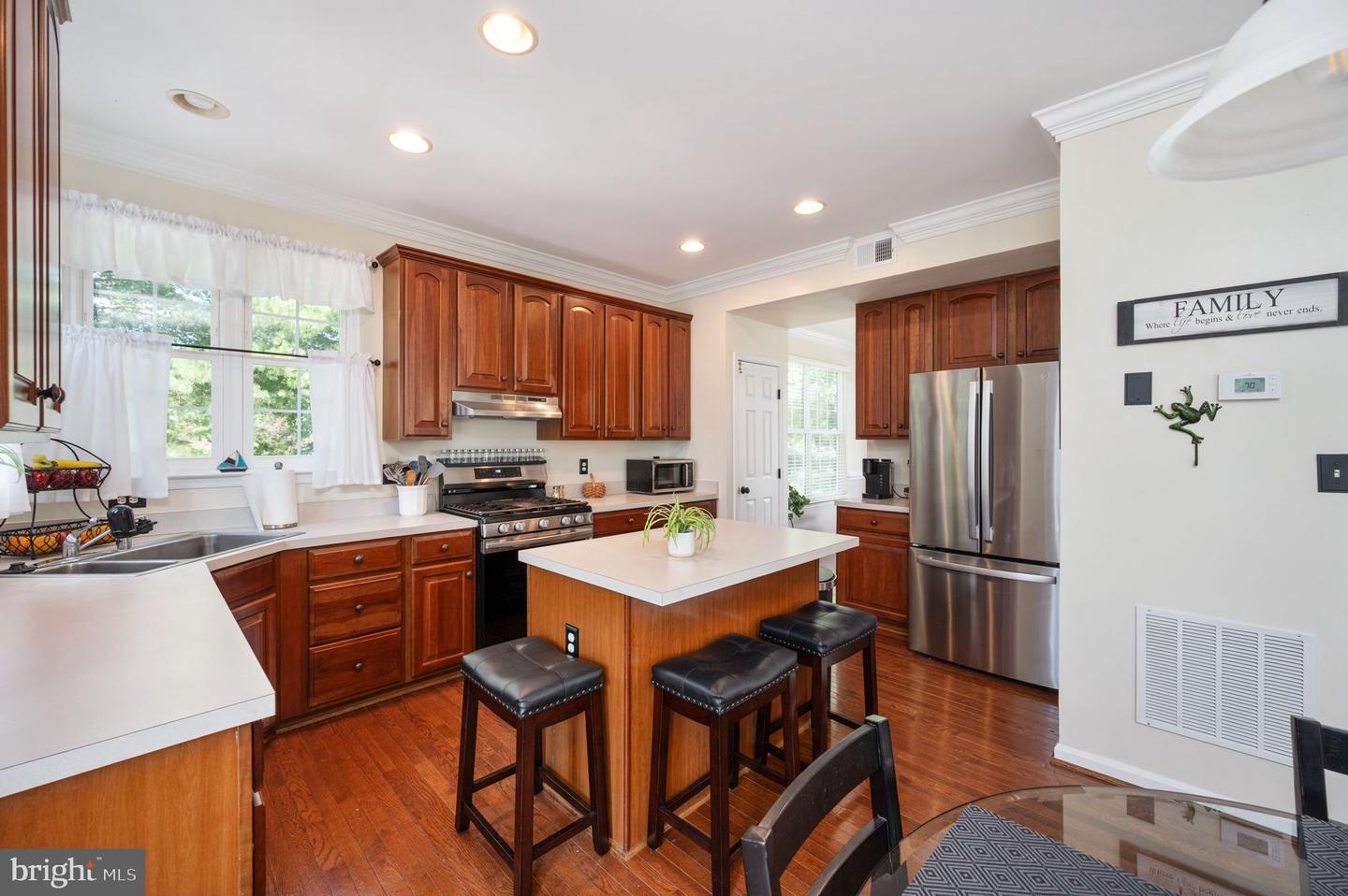 9860 AIREDALE CT, BRISTOW, Virginia 20136, 5 Bedrooms Bedrooms, ,3 BathroomsBathrooms,Residential,For sale,9860 AIREDALE CT,VAPW2098402 MLS # VAPW2098402