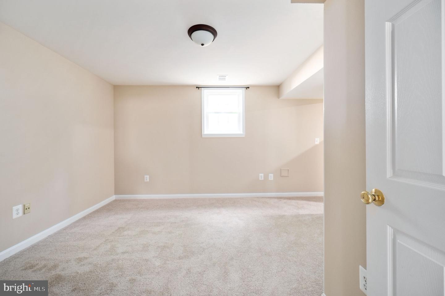9860 AIREDALE CT, BRISTOW, Virginia 20136, 5 Bedrooms Bedrooms, ,3 BathroomsBathrooms,Residential,For sale,9860 AIREDALE CT,VAPW2098402 MLS # VAPW2098402