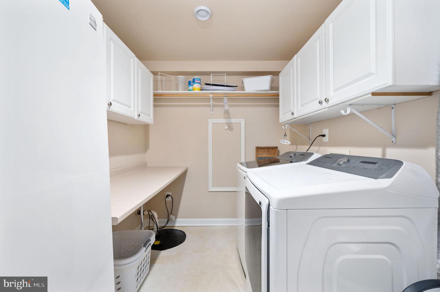9860 AIREDALE CT, BRISTOW, Virginia 20136, 5 Bedrooms Bedrooms, ,3 BathroomsBathrooms,Residential,For sale,9860 AIREDALE CT,VAPW2098402 MLS # VAPW2098402