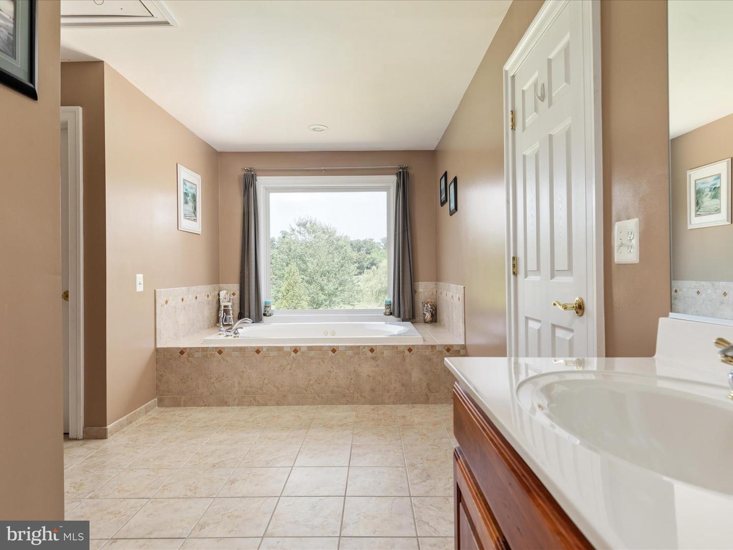 16943 HEATHER KNOLLS PL, HAMILTON, Virginia 20158, 4 Bedrooms Bedrooms, ,4 BathroomsBathrooms,Residential,For sale,16943 HEATHER KNOLLS PL,VALO2101020 MLS # VALO2101020