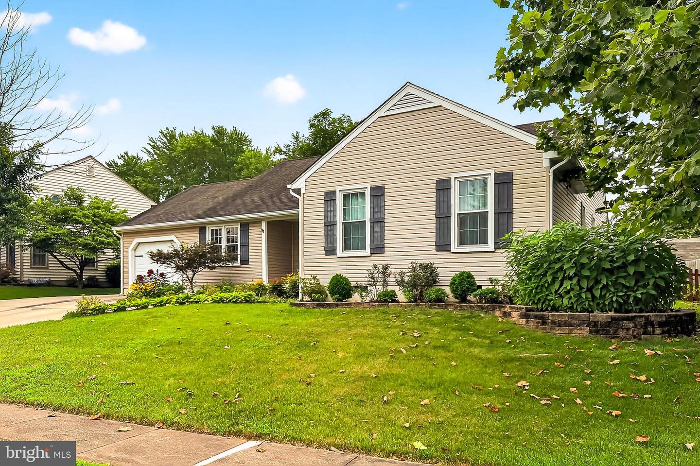 5405 CLUBSIDE LN, CENTREVILLE, Virginia 20120, 4 Bedrooms Bedrooms, ,3 BathroomsBathrooms,Residential,For sale,5405 CLUBSIDE LN,VAFX2253102 MLS # VAFX2253102