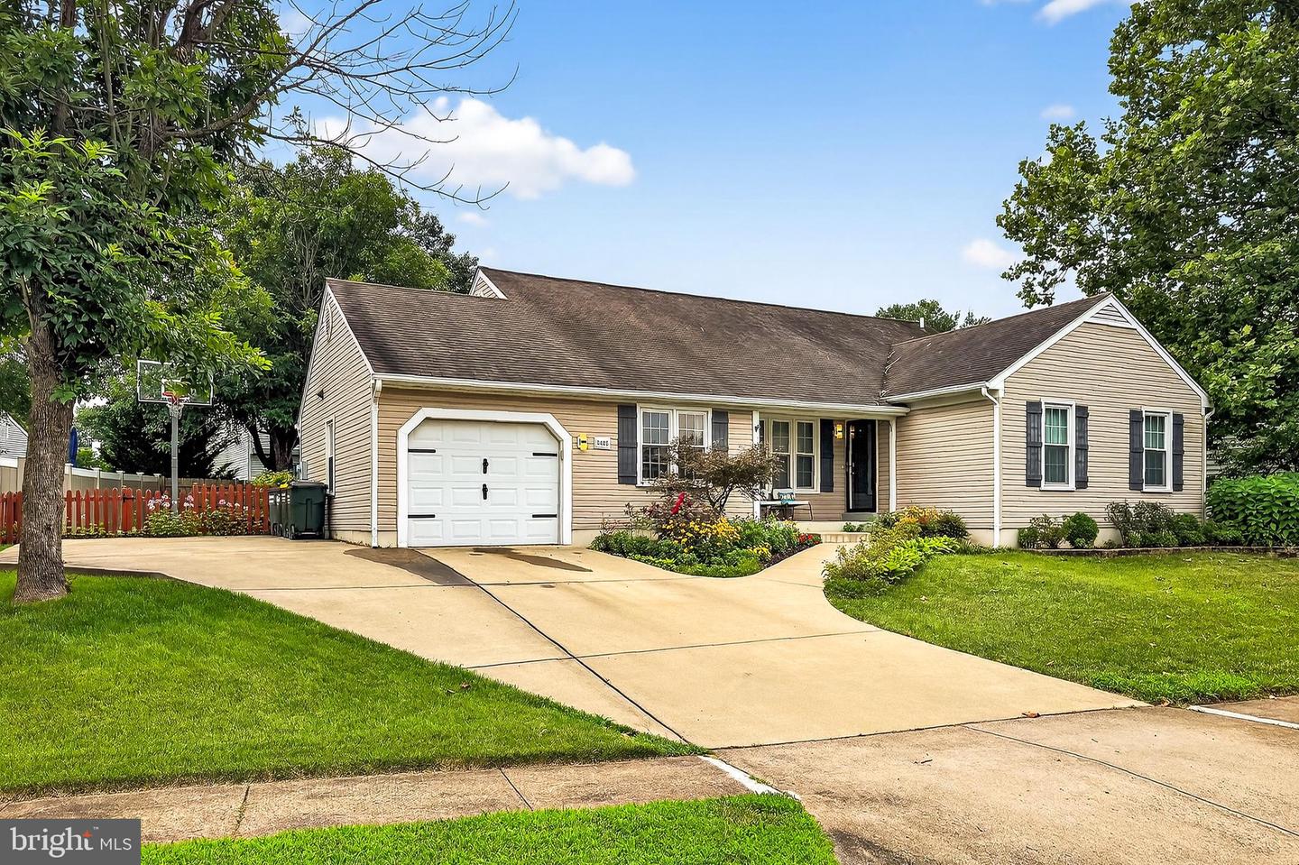 5405 CLUBSIDE LN, CENTREVILLE, Virginia 20120, 4 Bedrooms Bedrooms, ,3 BathroomsBathrooms,Residential,For sale,5405 CLUBSIDE LN,VAFX2253102 MLS # VAFX2253102