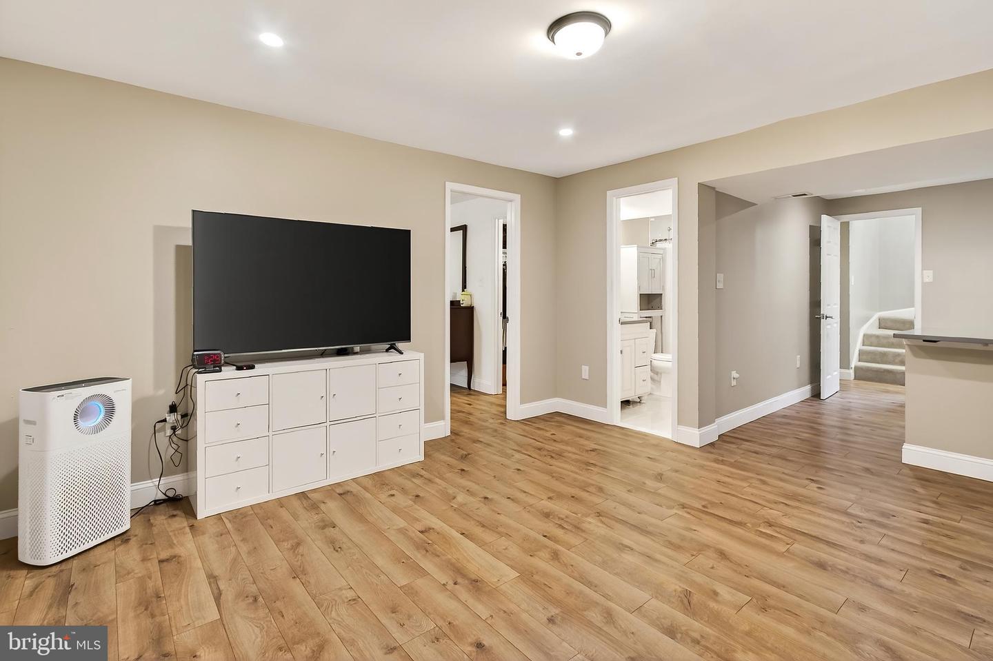 5405 CLUBSIDE LN, CENTREVILLE, Virginia 20120, 4 Bedrooms Bedrooms, ,3 BathroomsBathrooms,Residential,For sale,5405 CLUBSIDE LN,VAFX2253102 MLS # VAFX2253102