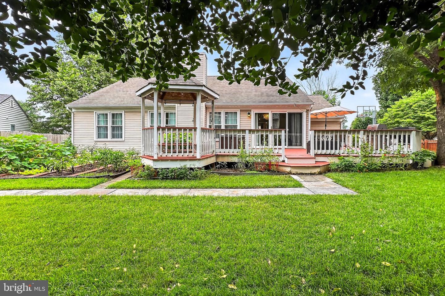 5405 CLUBSIDE LN, CENTREVILLE, Virginia 20120, 4 Bedrooms Bedrooms, ,3 BathroomsBathrooms,Residential,For sale,5405 CLUBSIDE LN,VAFX2253102 MLS # VAFX2253102