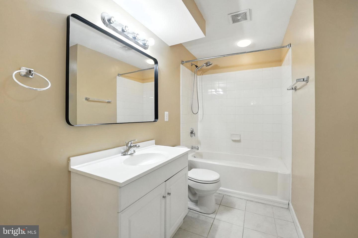 126 GREENWAY ST, FREDERICKSBURG, Virginia 22405, 4 Bedrooms Bedrooms, ,3 BathroomsBathrooms,Residential,For sale,126 GREENWAY ST,VAST2040430 MLS # VAST2040430