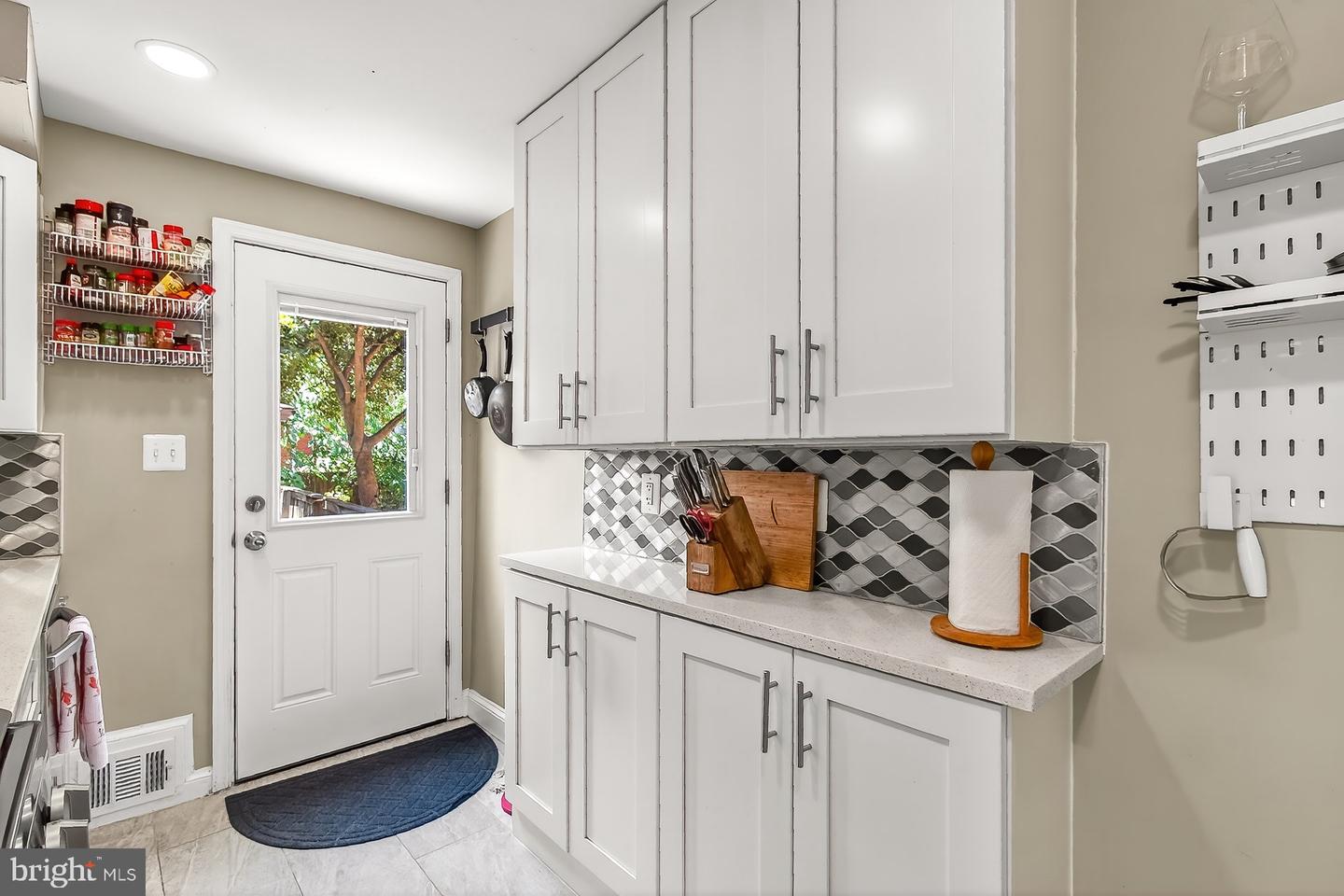1804 N CLIFF ST, ALEXANDRIA, Virginia 22301, 2 Bedrooms Bedrooms, ,2 BathroomsBathrooms,Residential,For sale,1804 N CLIFF ST,VAAX2047142 MLS # VAAX2047142