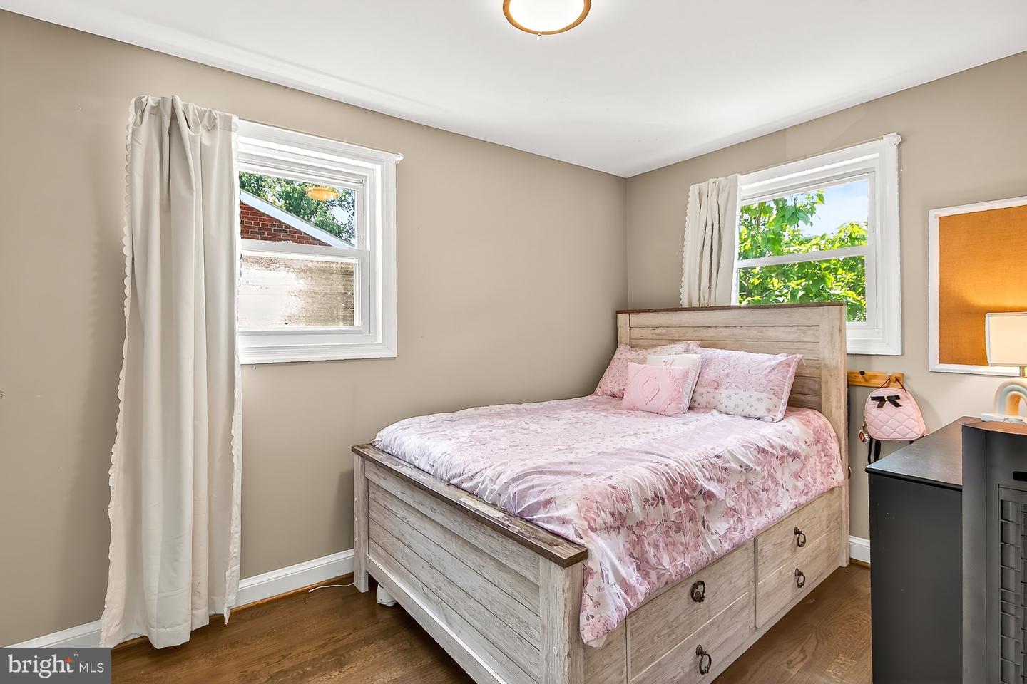 1804 N CLIFF ST, ALEXANDRIA, Virginia 22301, 2 Bedrooms Bedrooms, ,2 BathroomsBathrooms,Residential,For sale,1804 N CLIFF ST,VAAX2047142 MLS # VAAX2047142