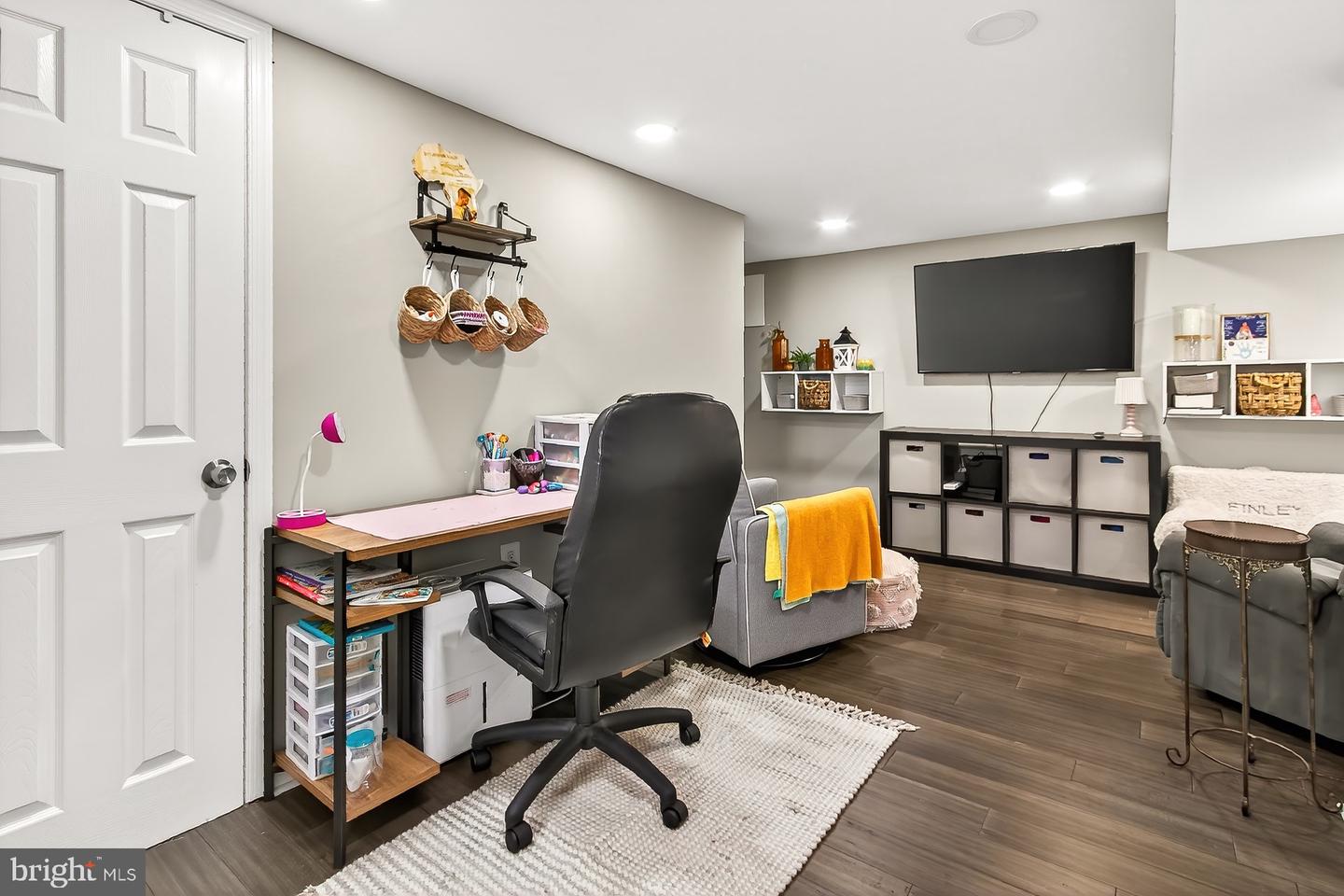 1804 N CLIFF ST, ALEXANDRIA, Virginia 22301, 2 Bedrooms Bedrooms, ,2 BathroomsBathrooms,Residential,For sale,1804 N CLIFF ST,VAAX2047142 MLS # VAAX2047142