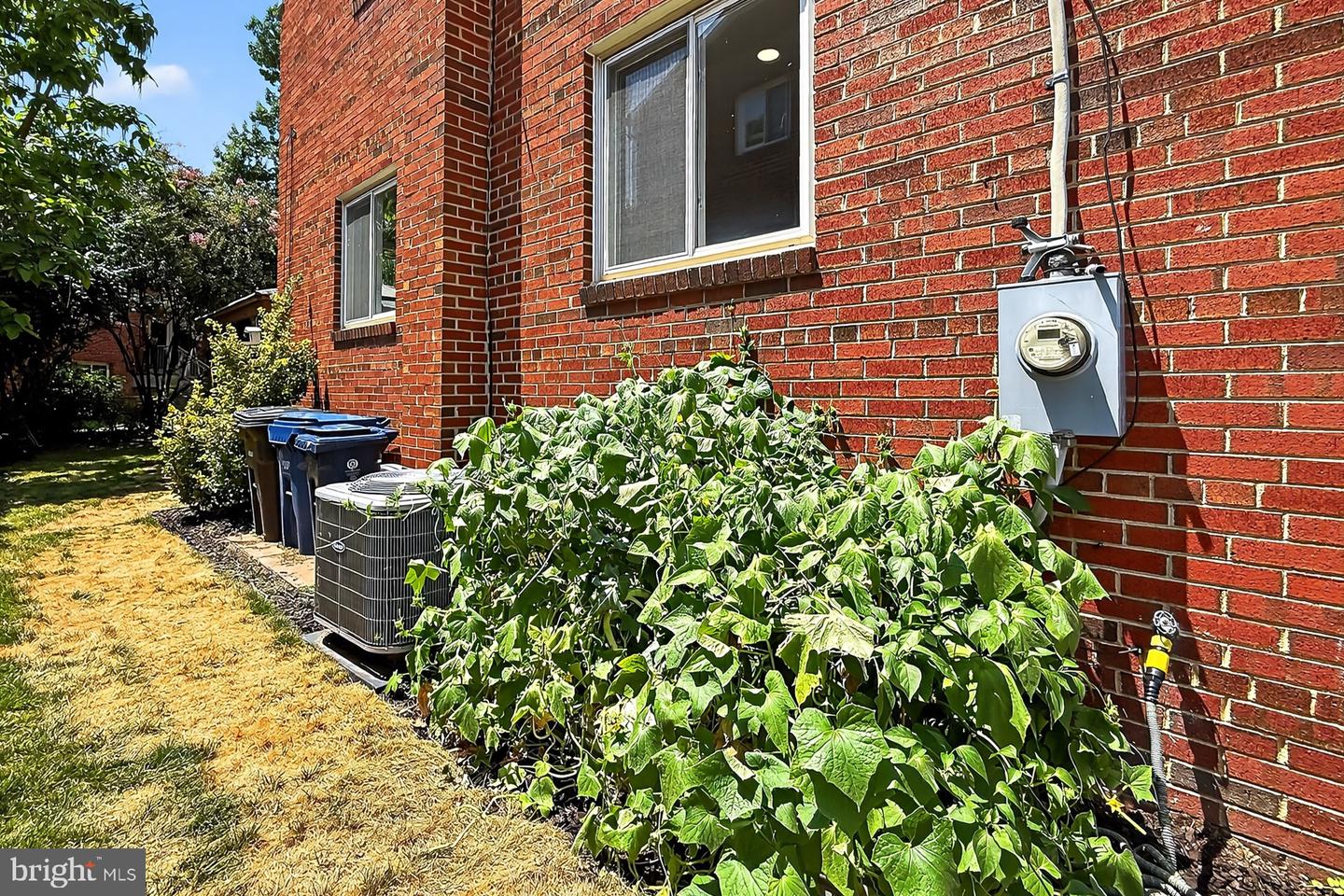 1804 N CLIFF ST, ALEXANDRIA, Virginia 22301, 2 Bedrooms Bedrooms, ,2 BathroomsBathrooms,Residential,For sale,1804 N CLIFF ST,VAAX2047142 MLS # VAAX2047142